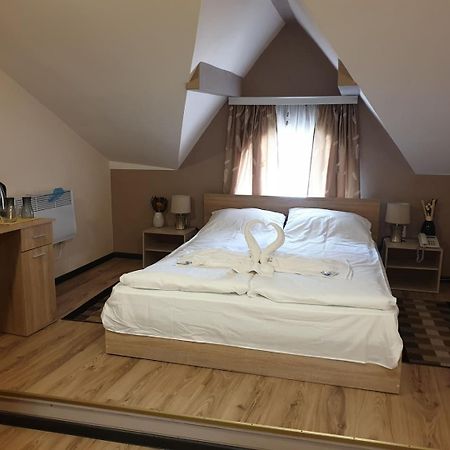 Hotel Валентино Wraca Zewnętrze zdjęcie